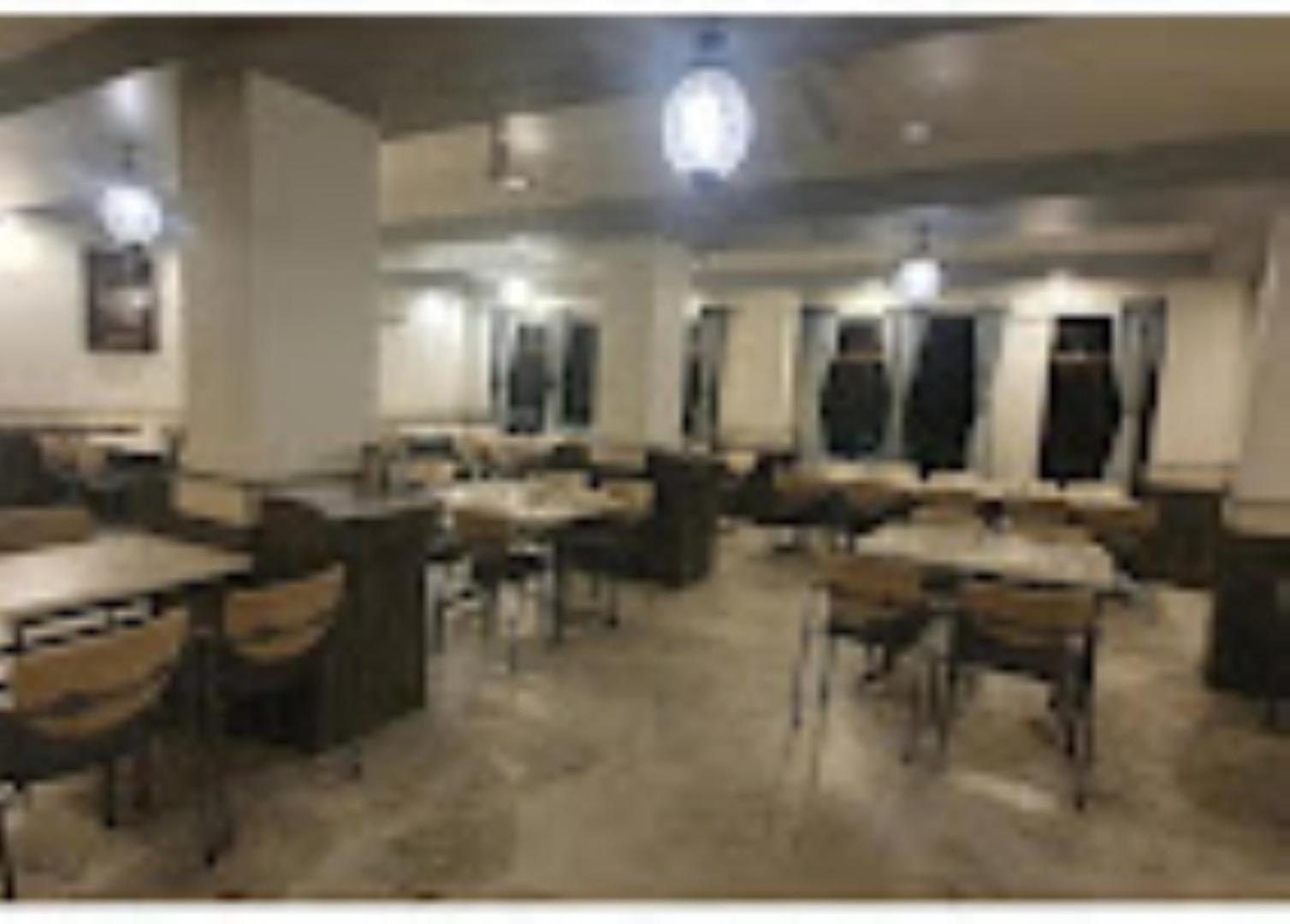 Hotel Pritam Palace , Dhule 外观 照片