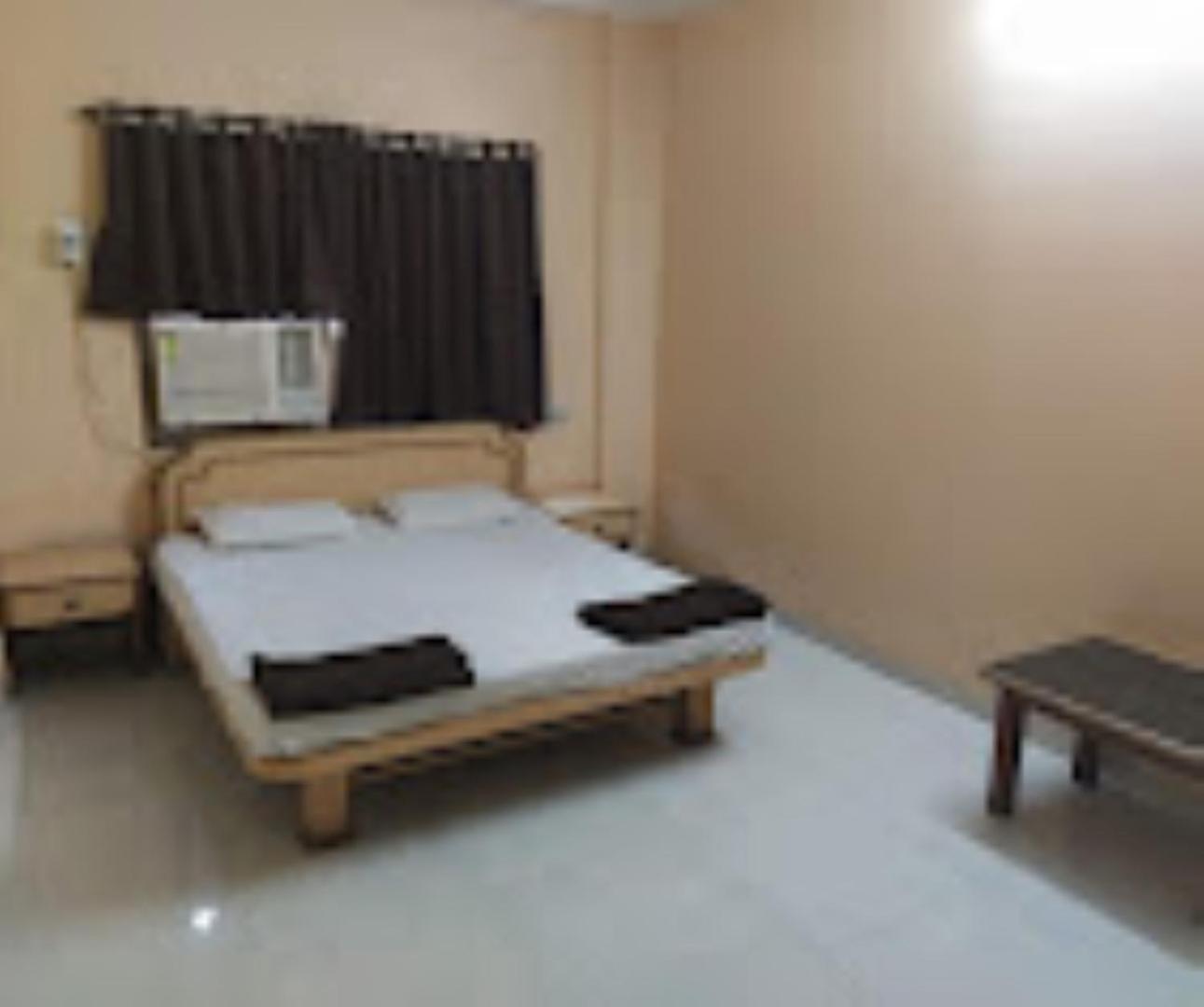 Hotel Pritam Palace , Dhule 外观 照片