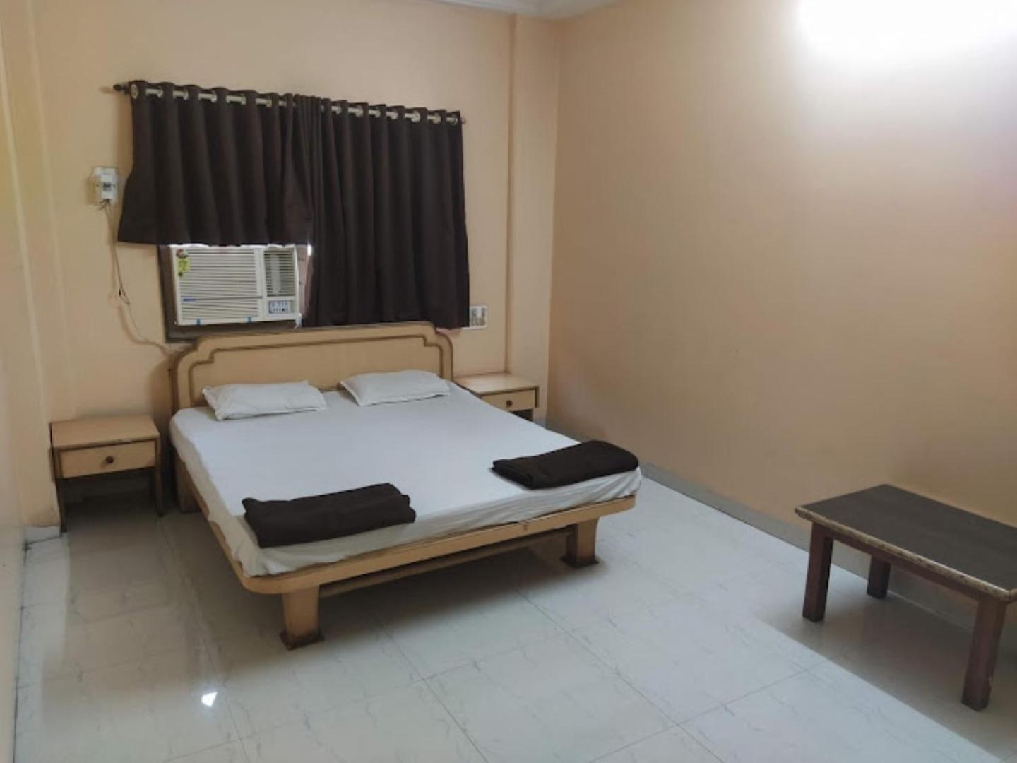 Hotel Pritam Palace , Dhule 外观 照片