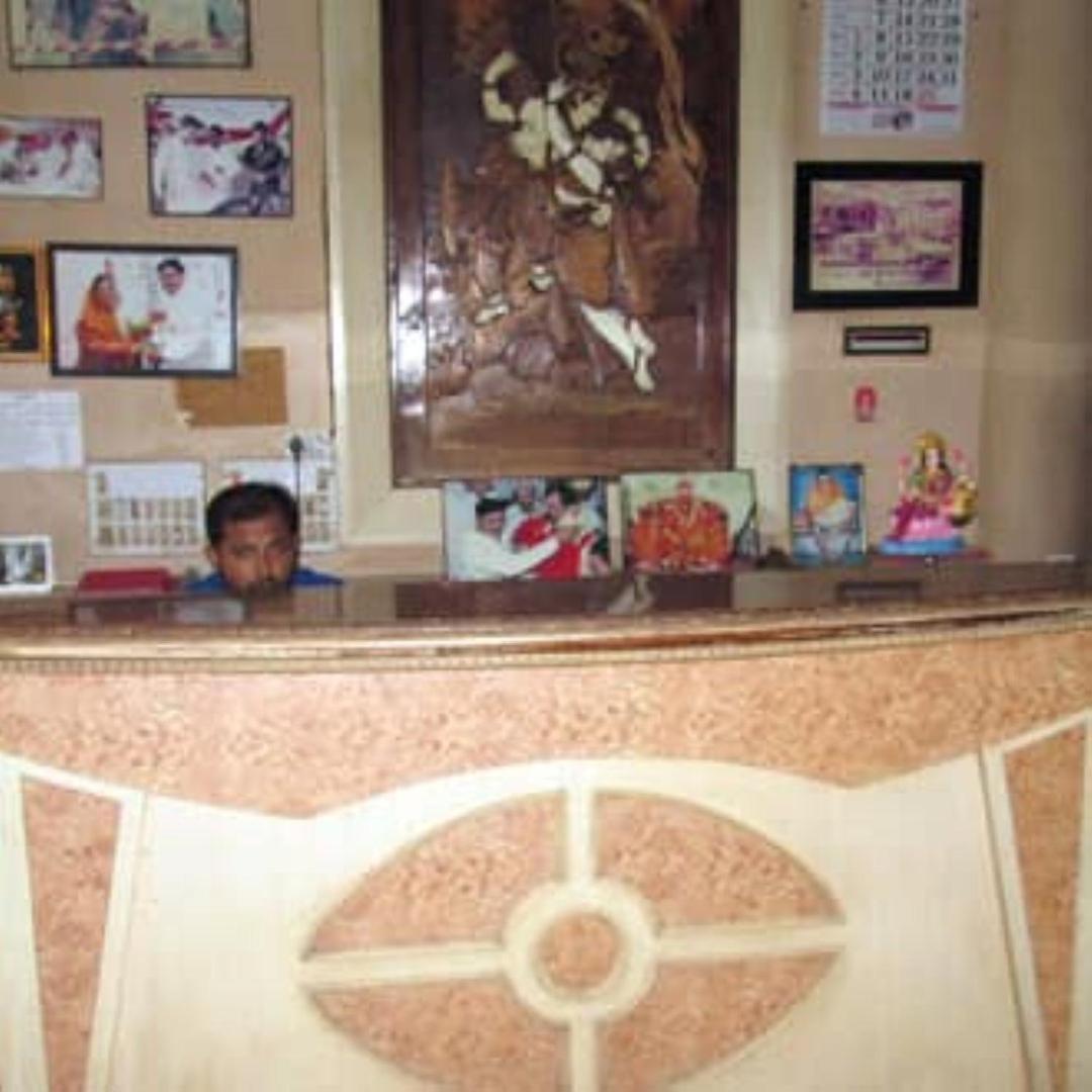 Hotel Pritam Palace , Dhule 外观 照片