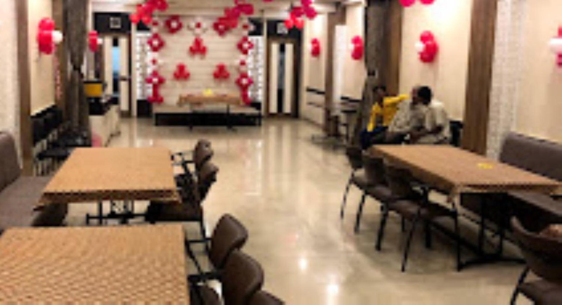 Hotel Pritam Palace , Dhule 外观 照片